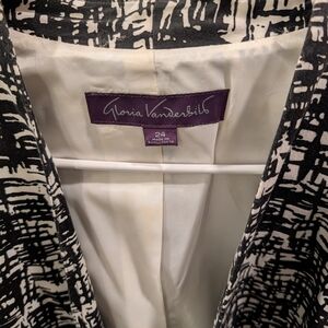 Gloria Vanderbilt Black and White Blazer